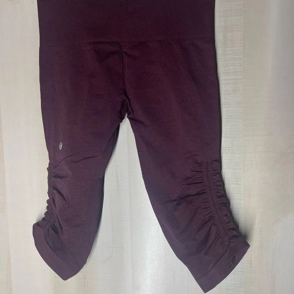Lululemon In The Flow‎ Crop II Bordeaux burgundy heather leggings knee length, 6